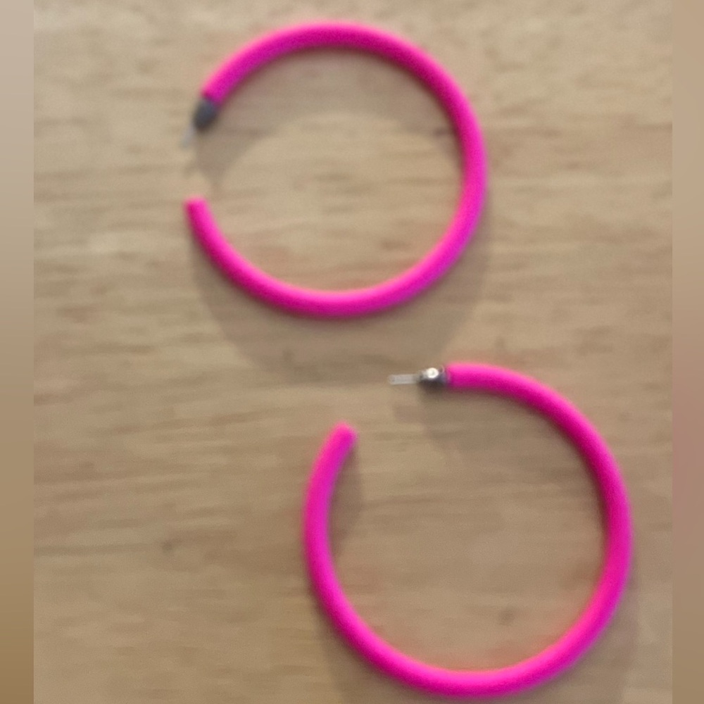 HOOP EARRINGS - Picture 3 of 3
